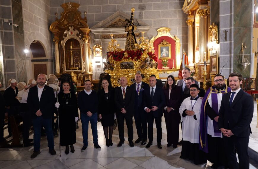 El Presidente de la Diputación Participa en la Primera Levantá del Miércoles Santo en Huércal-Overa