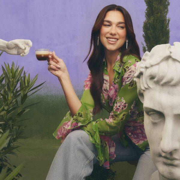 El nuevo mundo Vertuo Up de Nespresso, con la embajadora mundial de la marca, Dua Lipa