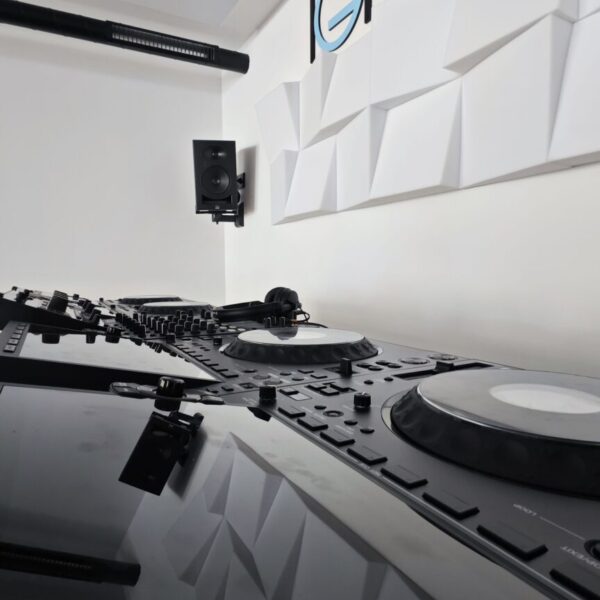 La escuela líder en DJs y producción musical de Galicia impulsa IGMA LIVE, un nuevo escaparate profesional para la música electrónica