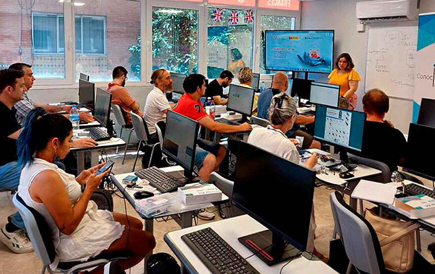Inscripciones Abiertas para 765 Plazas en Cursos de IA, Realidad Virtual e IoT