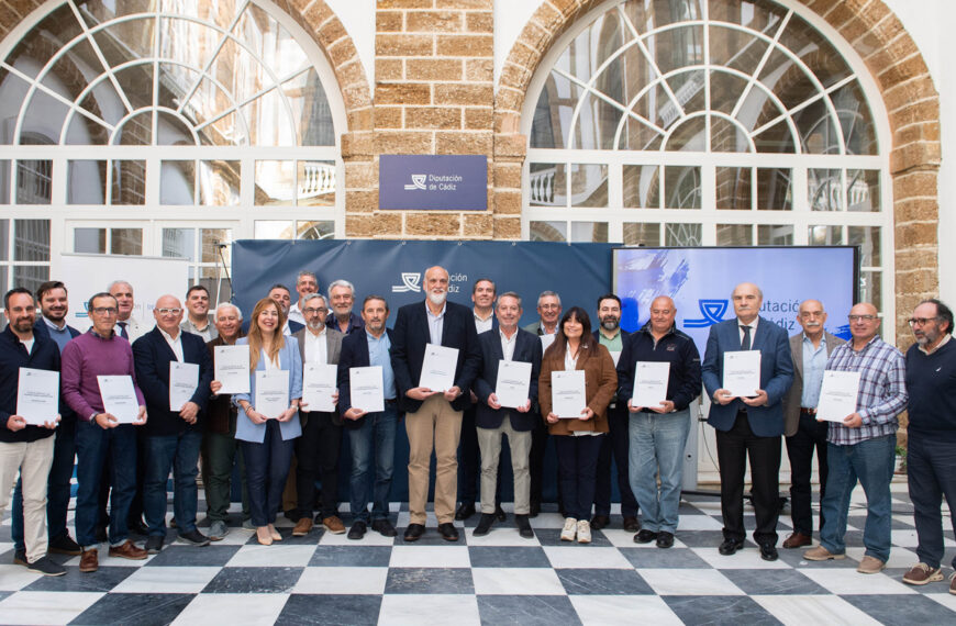 Firma del acuerdo de la Diputación de Cádiz con las federaciones deportivas - foto Diputación de Cádiz