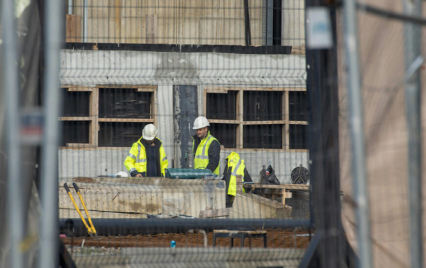 Reducción del Desempleo: 1,100 Personas Encontraron Empleo en el Último Trimestre; Tasa de Paro Baja al 14,66%