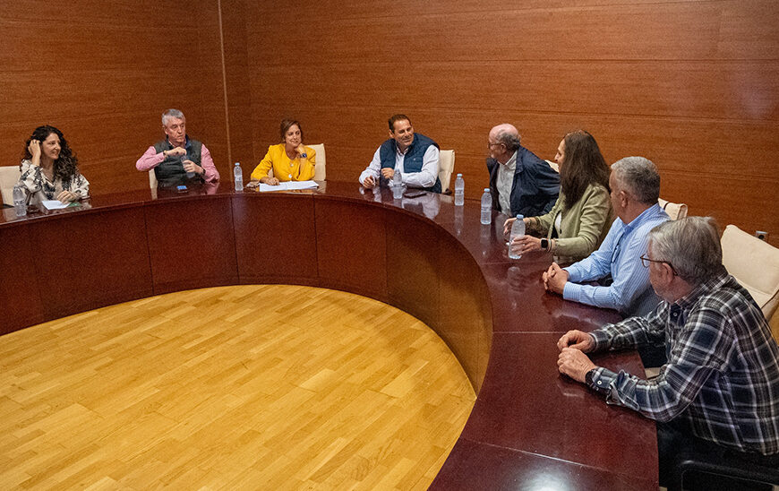 Retos Ambientales del Sector Agroalimentario: Diálogo entre La Junta y Cooperativas de Jaén