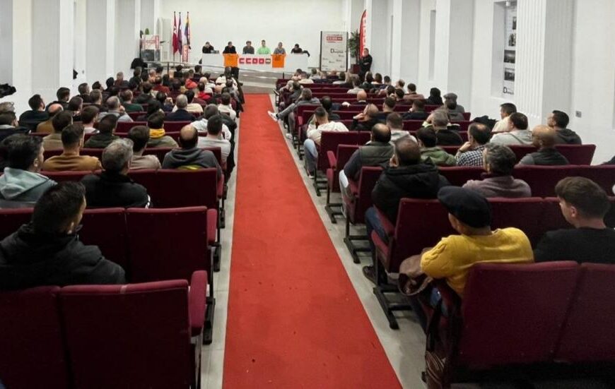 Imagen de archivo de una asamblea de trabajadores de Hitachi-Energy.