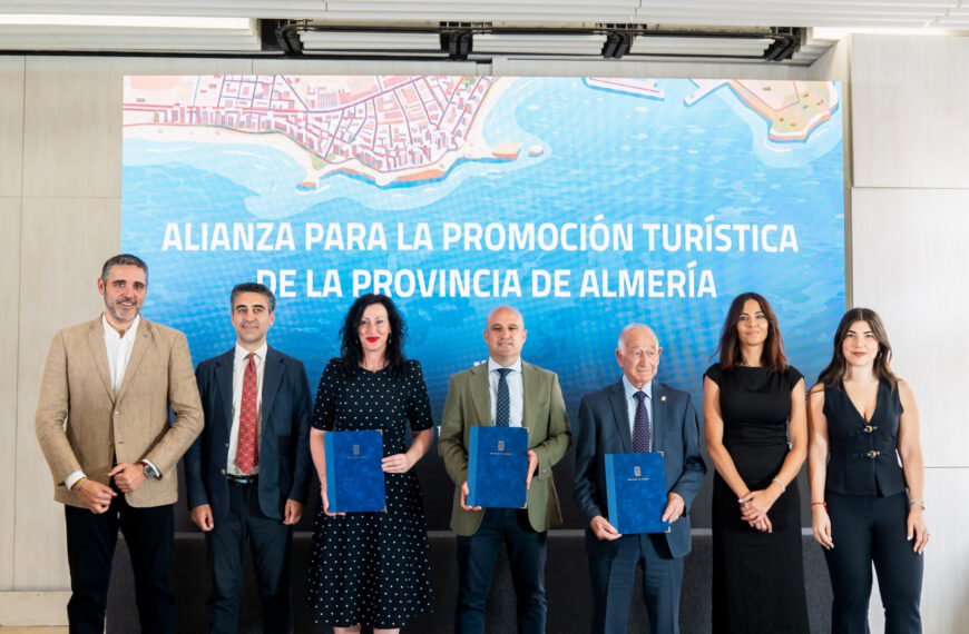 Colaboración entre la Diputación y los Ayuntamientos de Almería y Roquetas para Promover el Turismo y la Conectividad