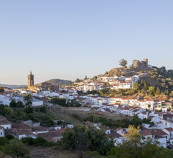 Cortegana, Nigüelas y Zuheros: Nuevos Municipios Turísticos en Andalucía