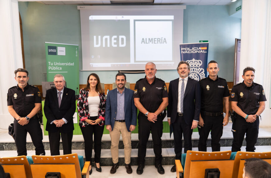La UNED y la Policía Nacional analizan en Almería el uso de la Inteligencia Artificial en la seguridad pública