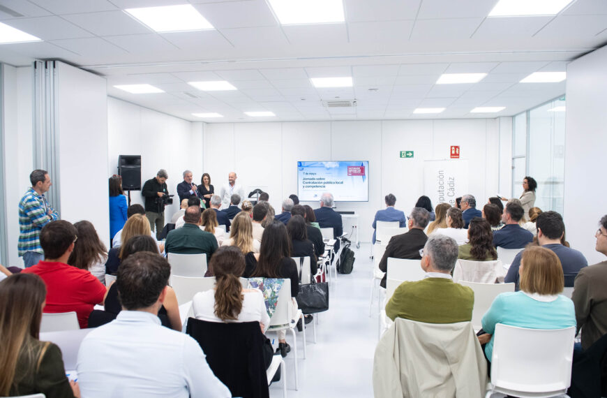 Unas 80 personas se capacitan en 'Contratación Pública y Competencia' gracias a un curso de la Diputación y la Junta