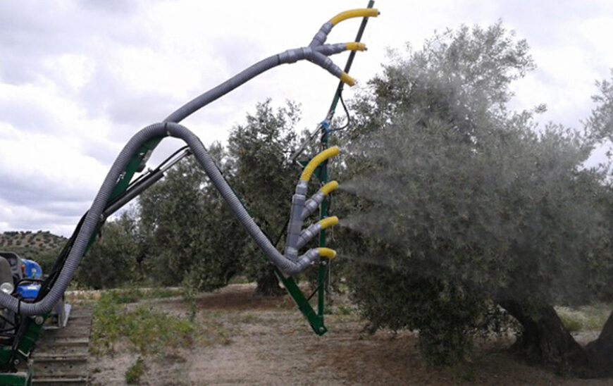 Universidad de Jaén Revoluciona el Olivar con Pulverizador Inteligente que Disminuye Pérdida de Fitosanitarios hasta un 70%