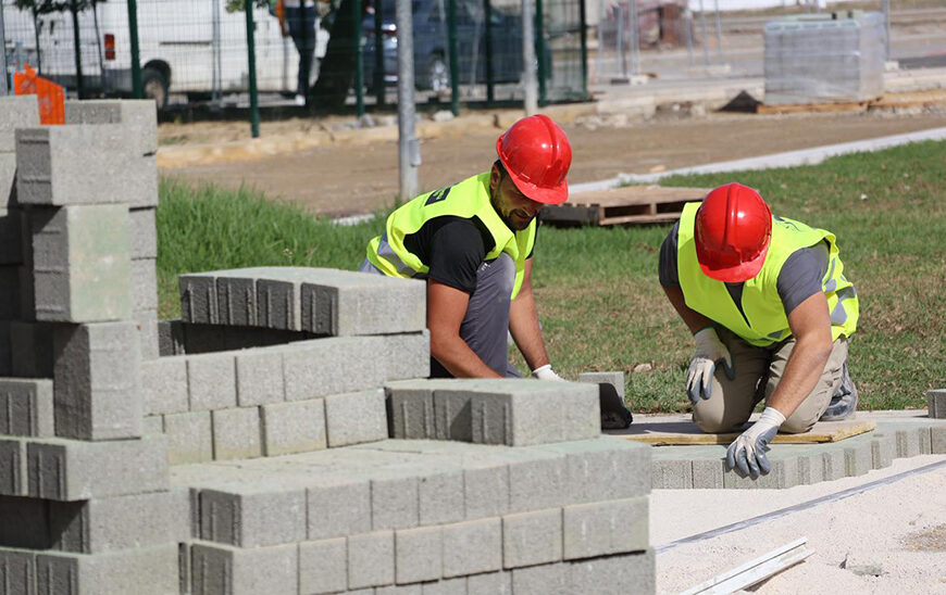 Andalucía Invierte 65,7 Millones de Euros en Proyectos Rurales del PFEA