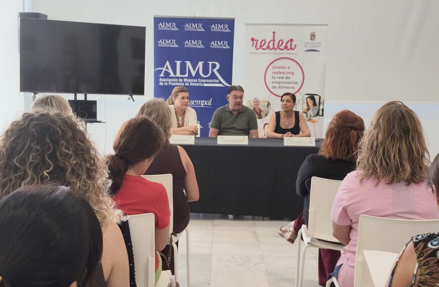 Berja lanza jornadas de ALMUR y Diputación para impulsar la inteligencia artificial entre las empresarias de la provincia