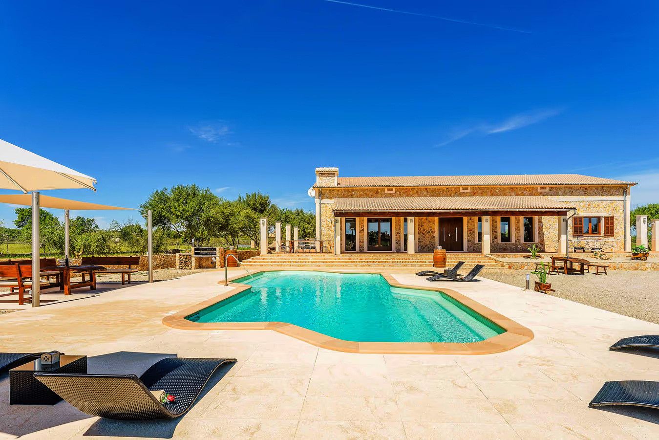 Descubre Mallorca en Otoño: Rentallorca como la Clave para Escapadas Rurales Inolvidables Fuera de Temporada 1 Elena Digital López