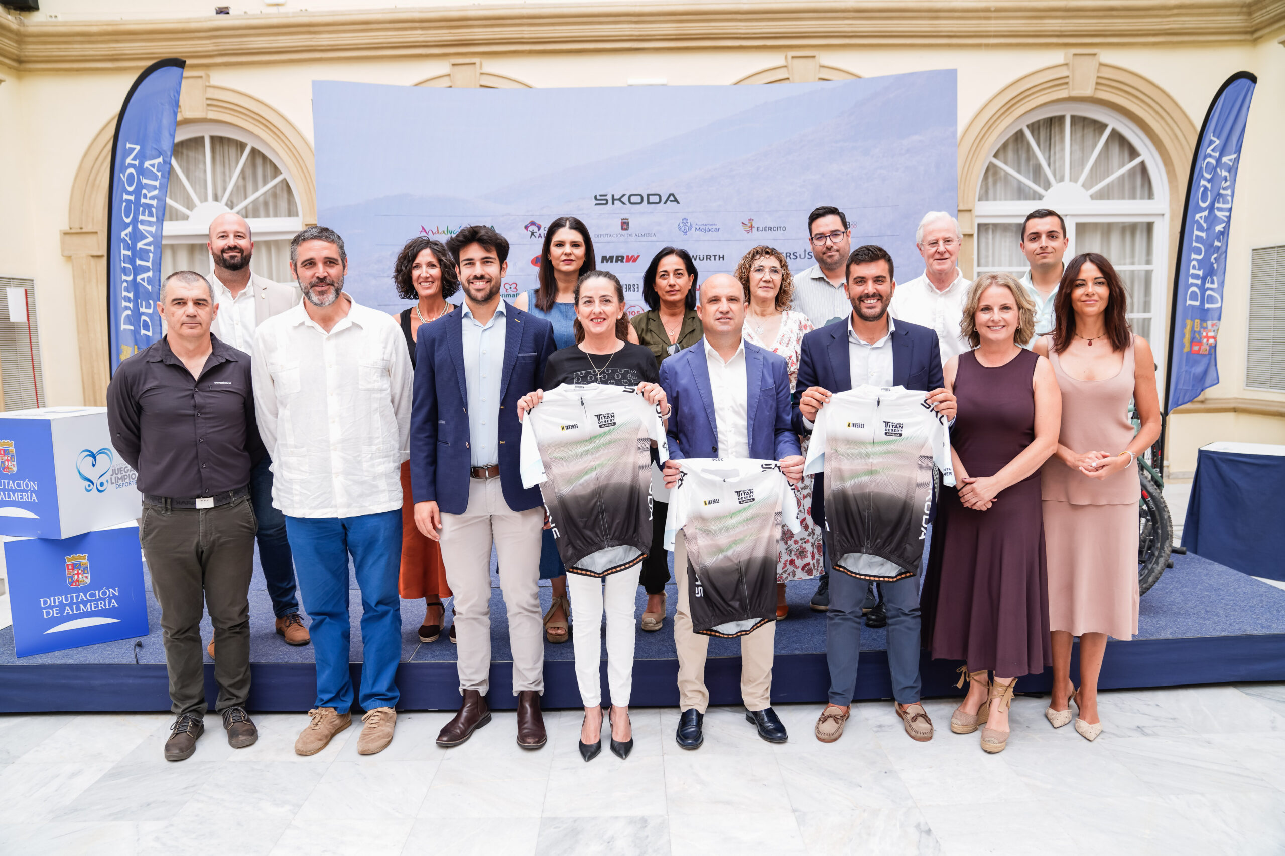 El Renacer de la Costa de Almería: La VII Škoda Titan Desert Almería 2026 Brillará en el Escenario Mundial 1 El Renacer de la Costa de Almería: La VII Škoda Titan Desert Almería 2026 Brillará en el Escenario Mundial