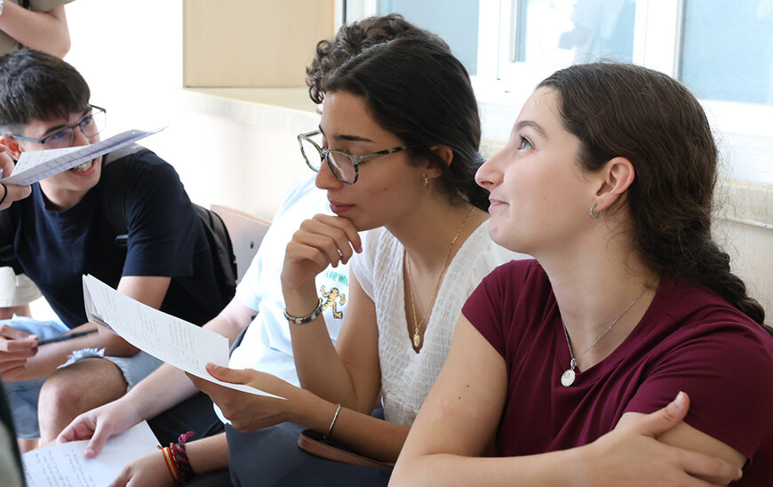 Éxito Académico: El 90,63% del Estudiantado Andaluz Supera la Prueba de Acceso a la Universidad