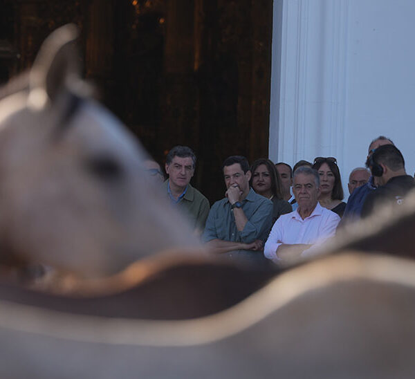 Moreno insta a preservar las tradiciones de Andalucía: "Orgullo y legado que debemos proteger"