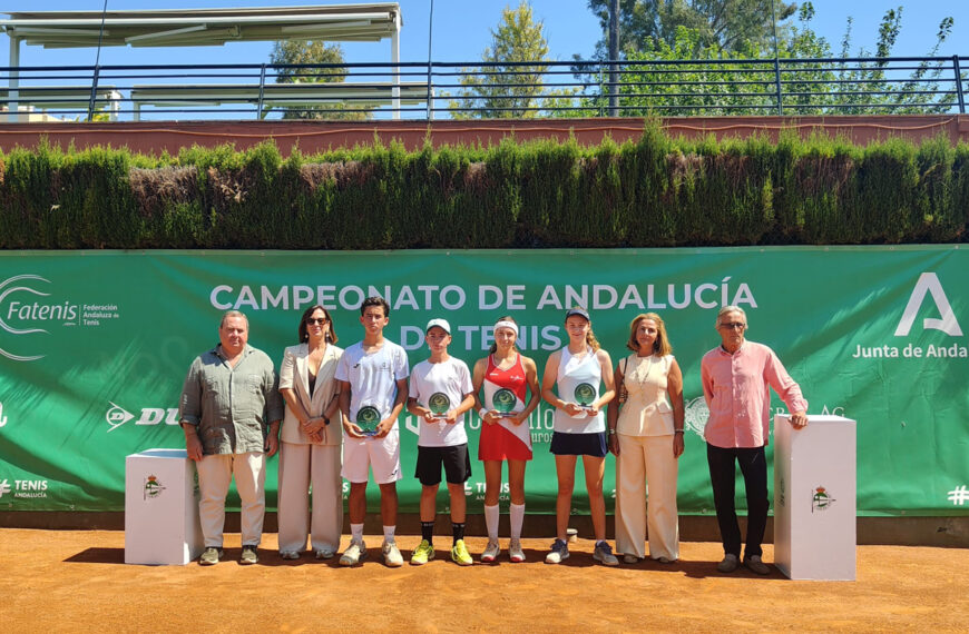 Olga García y Alberto Peña Campeones de Andalucía Infantil en el Real Club Tenis Betis - Foto Federación Andaluza de Tenis