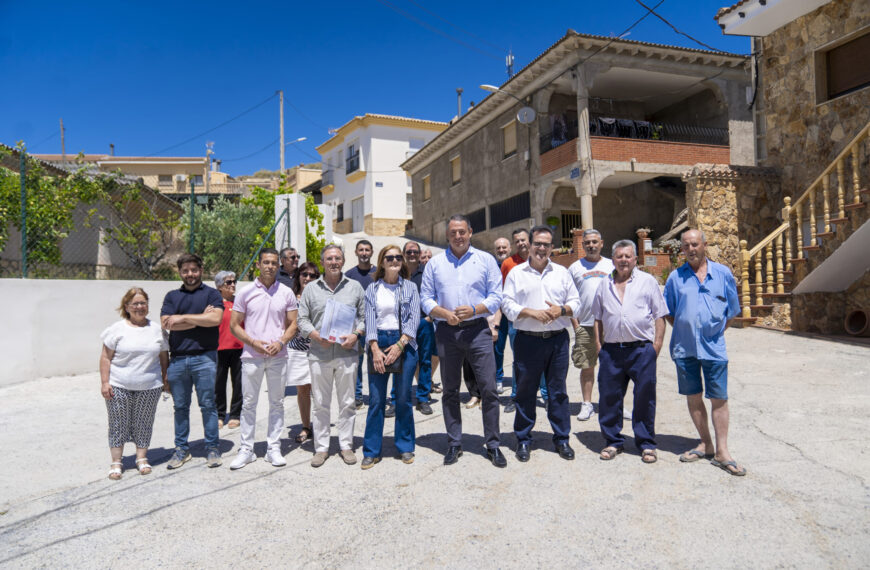 Renovación de Redes de Agua y Pavimentación en El Higueral: Diputación y Tíjola Unen Fuerzas