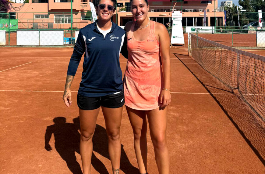 Lorena Solar junto a Paula Cueto, en el ITF W35 de Casablanca