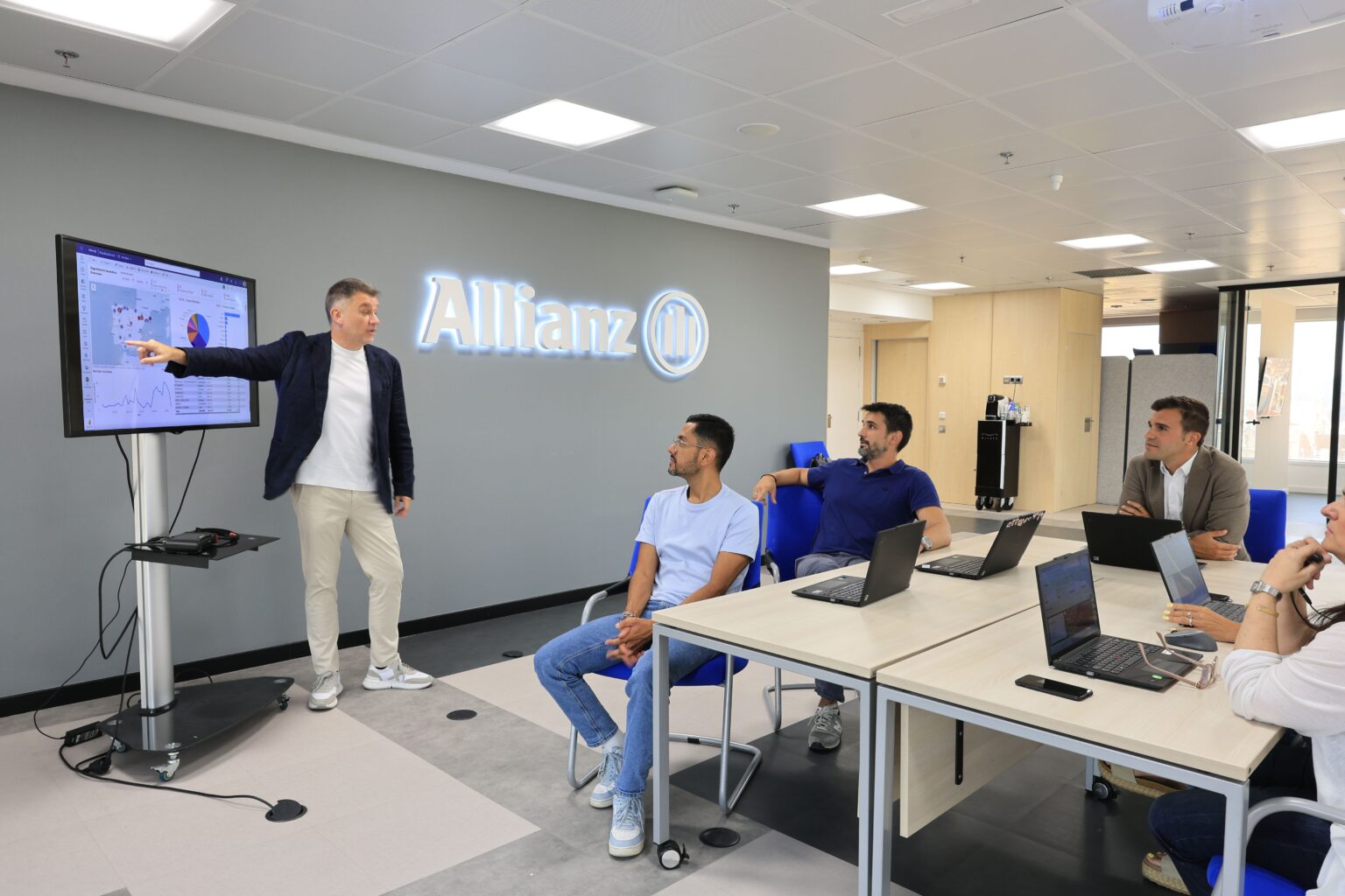 Allianz Revoluciona la Prevención de Incendios en España con IA y Satélites 1 Allianz impulsa en España un sistema de detección temprana de incendios con IA y tecnología satelital