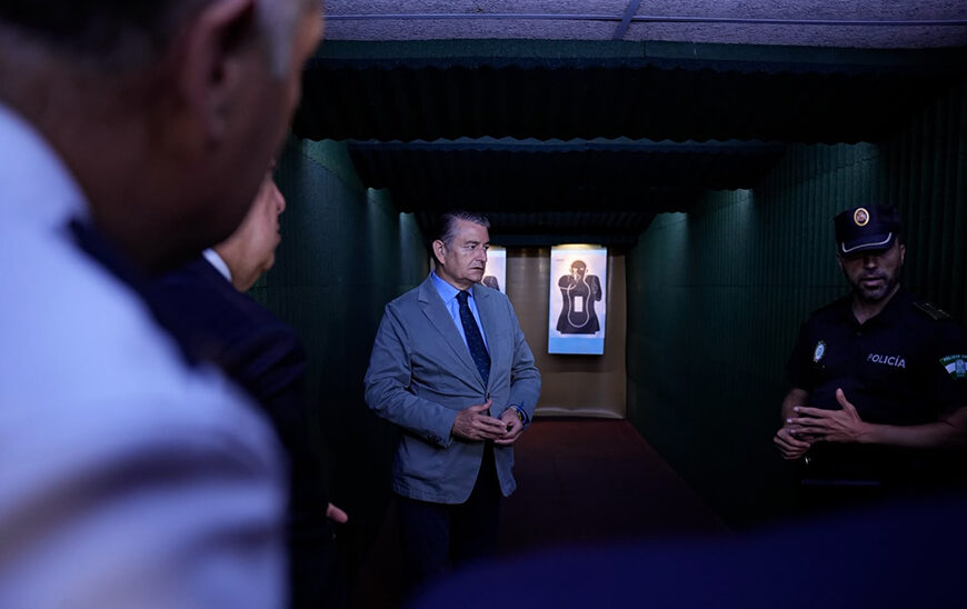 Andalucía Lanza la Primera Galería Móvil de Tiro en España para la Formación de Policías Locales