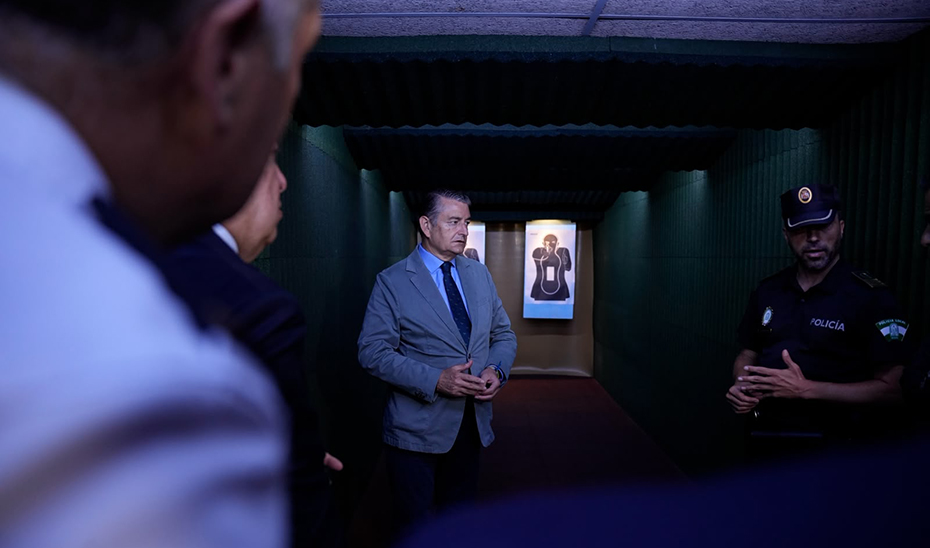 Andalucía Lanza la Primera Galería Móvil de Tiro en España para la Formación de Policías Locales 1 Andalucía Lanza la Primera Galería Móvil de Tiro en España para la Formación de Policías Locales
