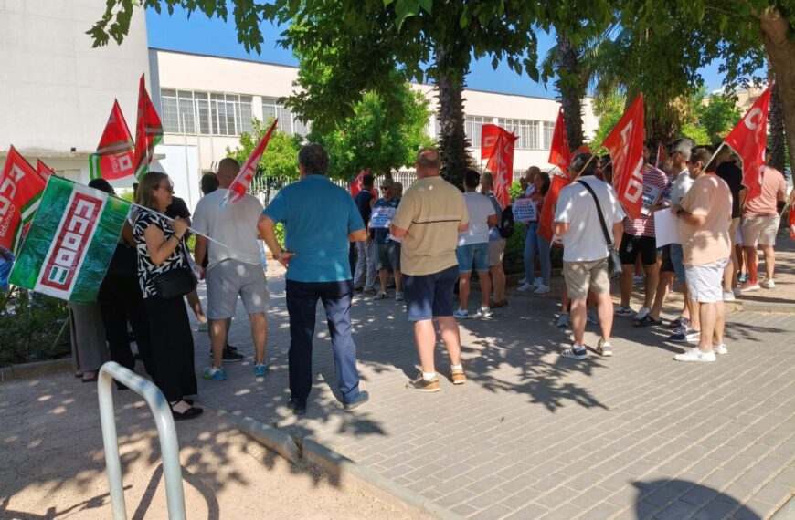 Imagen de la reciente concentración en protesta por las propuestas de UGT y la patronal para el convenio colectivo del metal