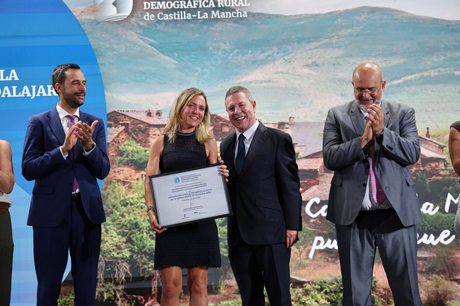 Castilla-La Mancha Destaca el Impacto del Plan de Arraigo de ADEL en la Lucha contra la Despoblación 1 Castilla-La Mancha reconoce a ADEL su Plan de Arraigo como herramienta para frenar la despoblación