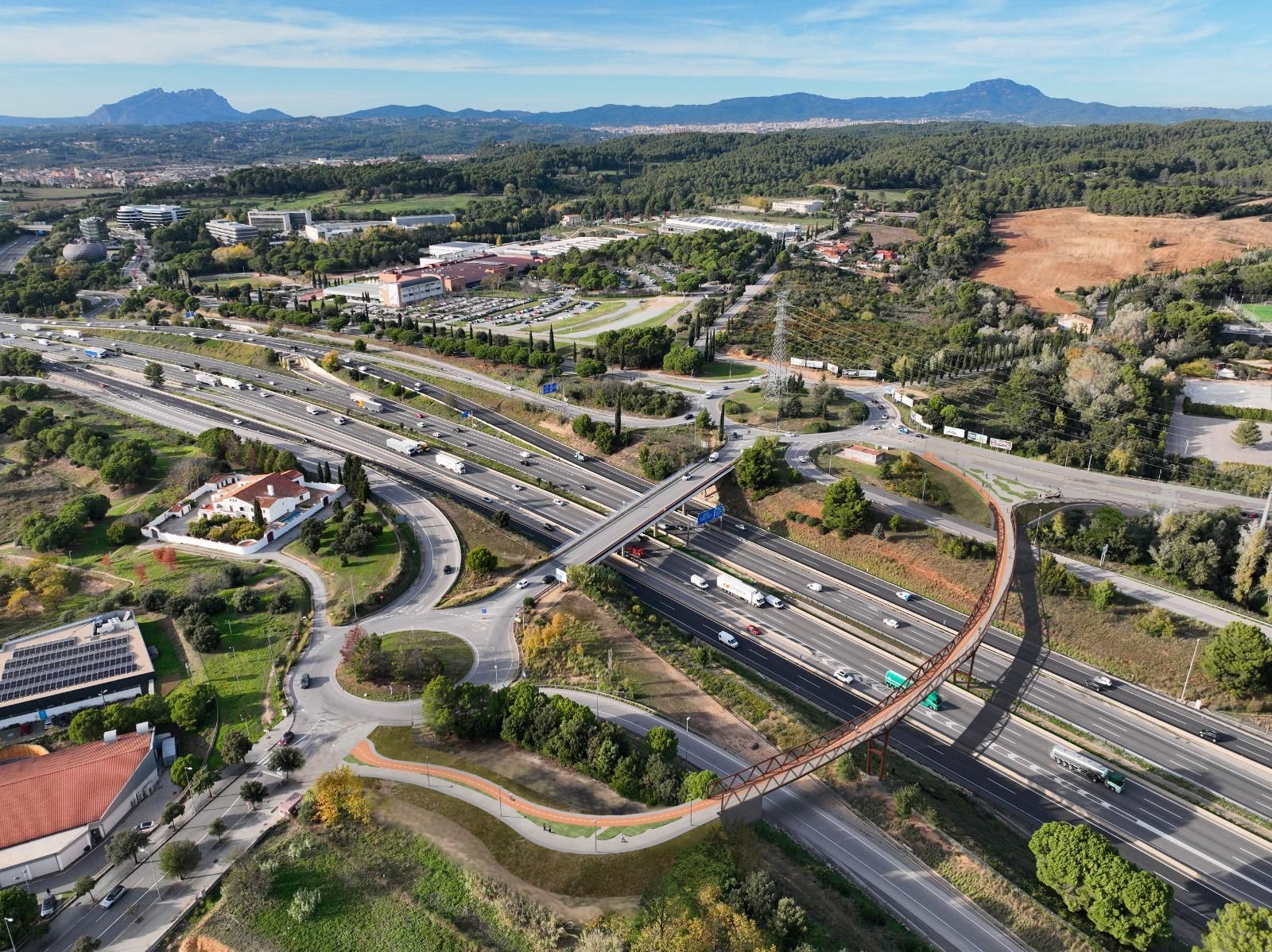 Copisa Levantará Innovadora Pasarela Ciclopeatonal en Sant Cugat del Vallès sobre la AP-7 1 Silvia Pastor