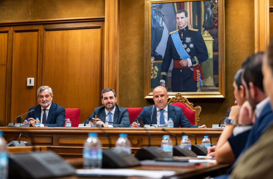El Pleno Aprueba Más de 4,5 Millones de Euros para Inversiones y Ayudas a los Pueblos