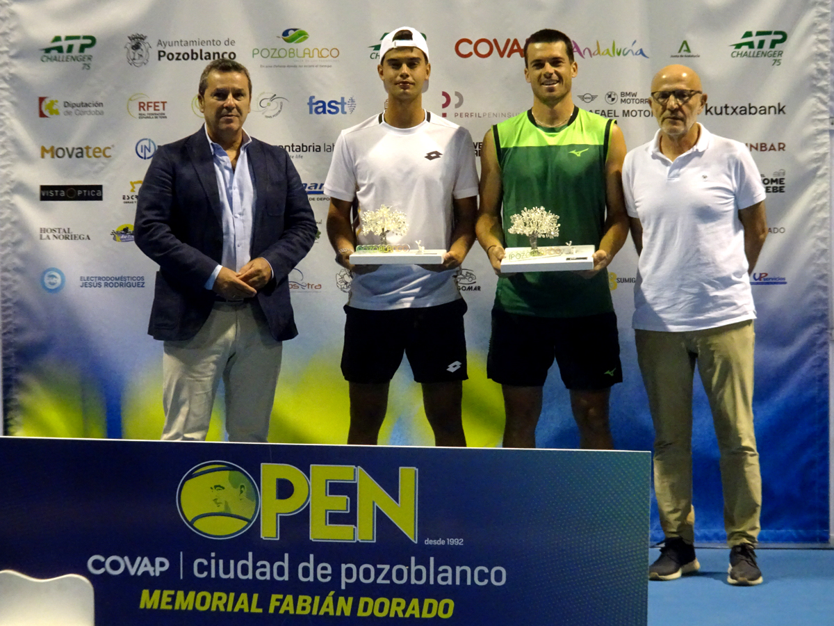 El almeriense Benji Winter se corona en dobles en el ATP Challenger 75 de Pozoblanco junto a Alejo Sánchez 1 Benji Winter y Alejo Sánchez, campeones del ATP Challenger 75 Open COVAP Ciudad de Pozoblanco "Memorial Fabián Dorado" - Foto Open Pozoblanco
