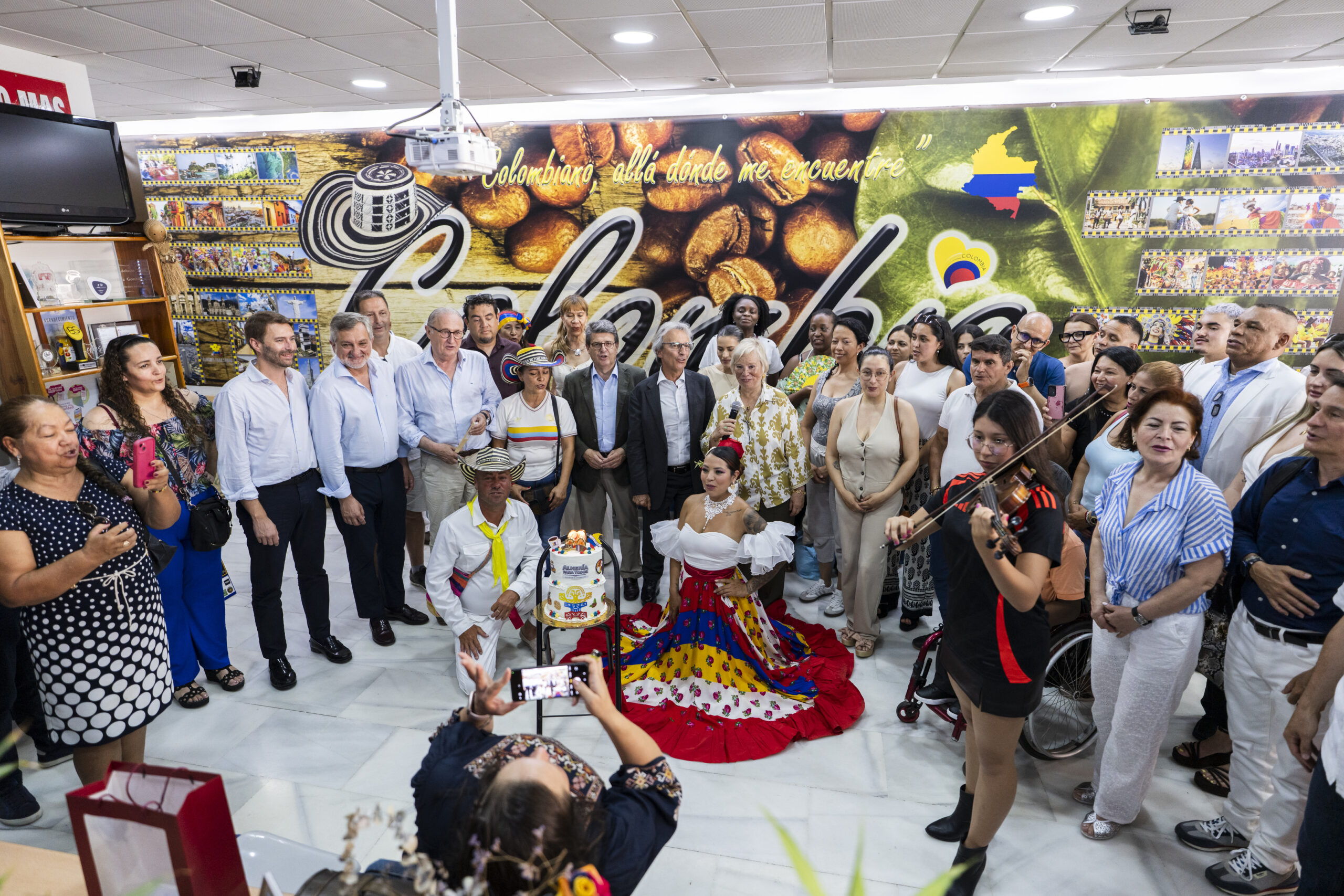 Instituciones Almerienses Fortalecen la Hermandad con la Comunidad Colombiana 1 Instituciones Almerienses Fortalecen la Hermandad con la Comunidad Colombiana