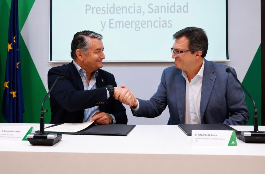 Junta y Sindicato Médico Andaluz firman un acuerdo para mejorar las condiciones laborales de los profesionales sanitarios