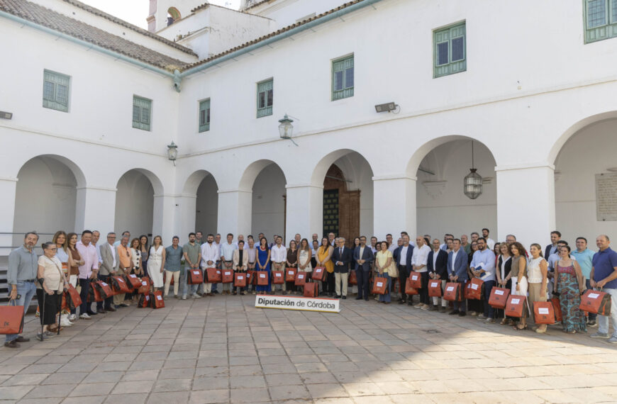 Los Ayuntamientos de la Provincia Reciben Material de 625 Personas que Obtienen Oportunidades Laborales Gracias al 'Diputación Contrata 2026'