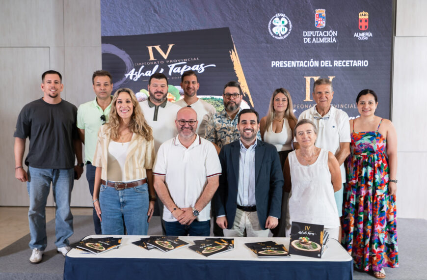 Presentación del Recetario del IV Concurso Provincial de Tapas por la Diputación, Ayuntamiento y ASHAL