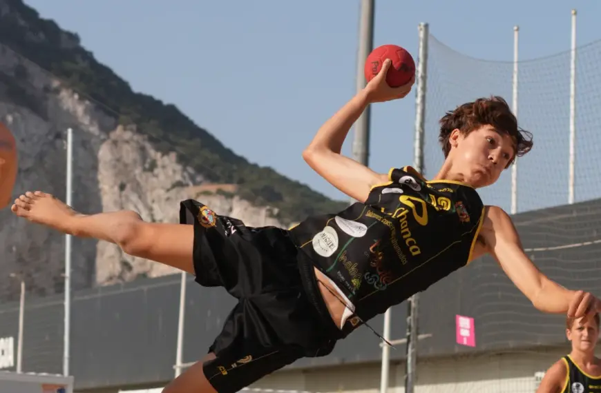Competencia de Alto Nivel y Formación en la Fase Final de Diputación de Cádiz: Beach Sports La Línea