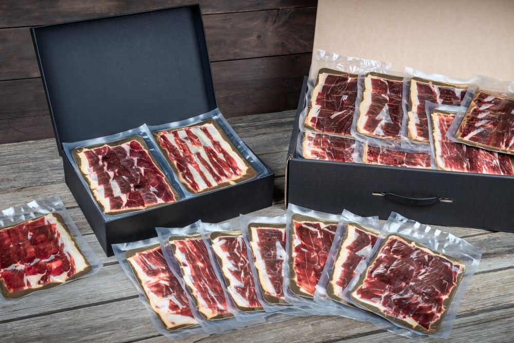El Jamón Ibérico: El Regalo Gourmet Imprescindible para los Amantes de la Buena Mesa 1 Sergio Ramirez chef
