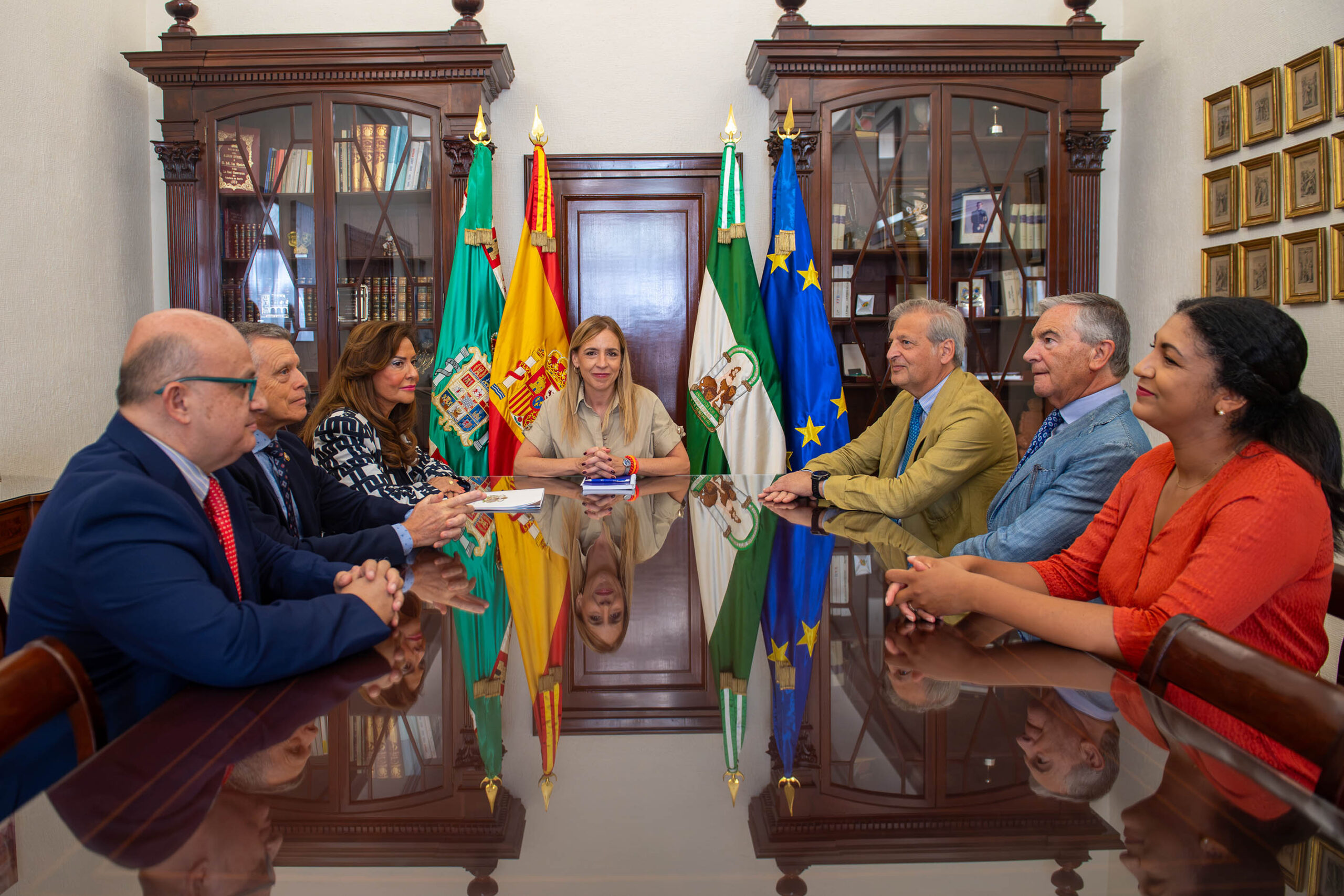Encuentro entre la Diputación y la Real Academia de San Dionisio 1 Encuentro entre la Diputación y la Real Academia de San Dionisio
