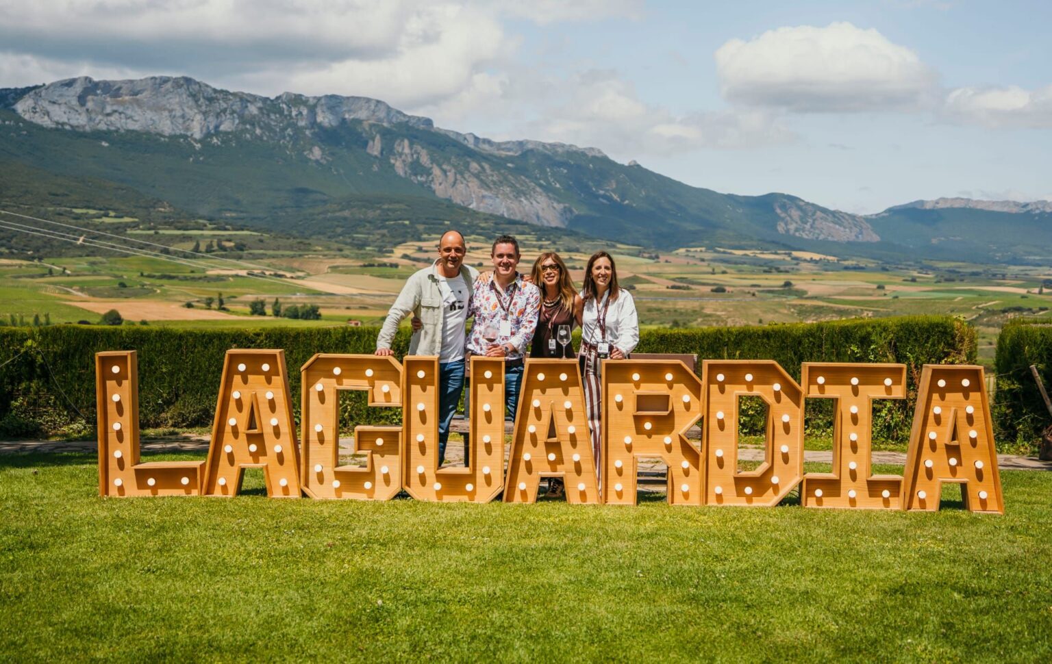 Intercambio Enoturístico: Laguardia y Hondarribia Unen Vínculos a Través de Red Viajera 1 Laguardia y Hondarribia compartieron experiencias de enoturismo a través de Red Viajera