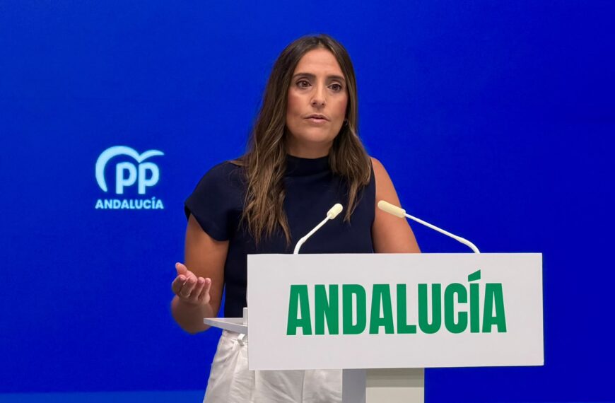 Beatriz Jurado rueda de prensa acuerdo Sindicato Médico Andalucía