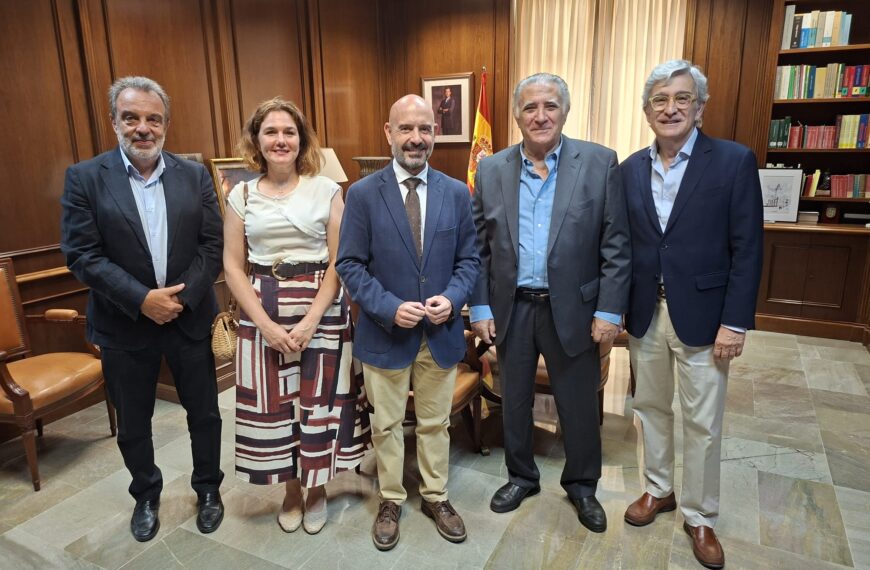 Retos Principales de los Empresarios de Playa Presentados por AEPLAYAS al Gobierno