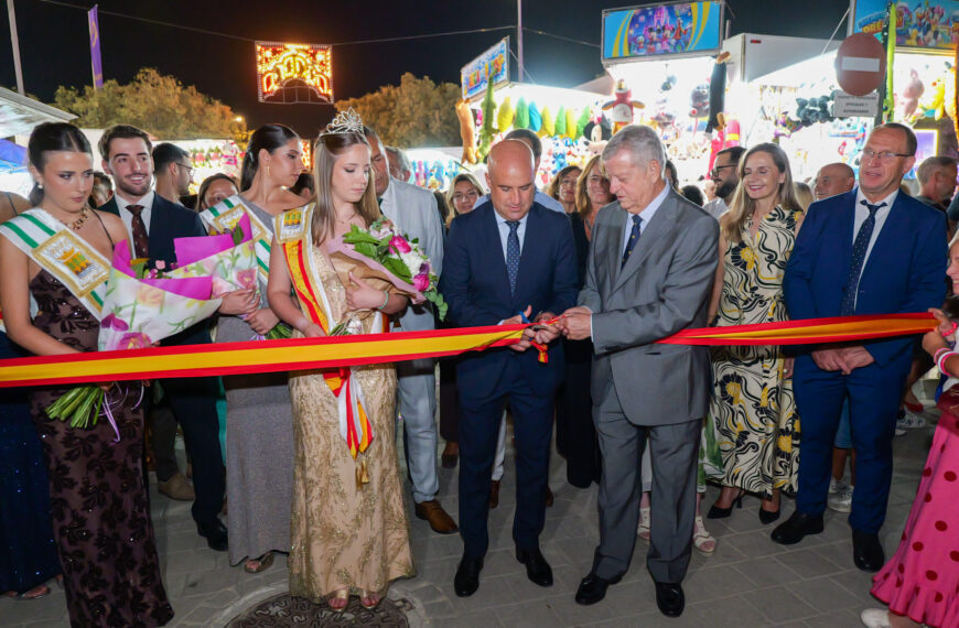 Vélez-Rubio Da Inicio a sus Fiestas con el Pregón del Presidente de la Diputación y el Tradicional Chupinazo