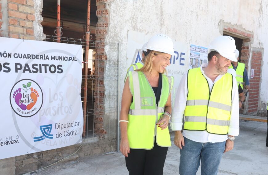 Almudena Martínez y Andrés Clavijo dan inicio a las obras con la colocación de la primera piedra