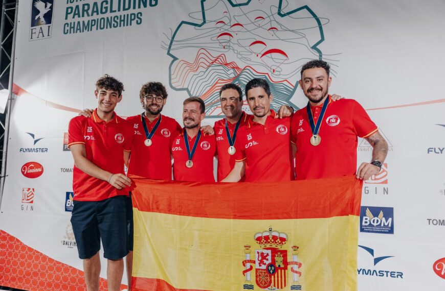 Álvaro Romero y la Selección Española se alzan con el bronce en el Campeonato de Europa de Parapente