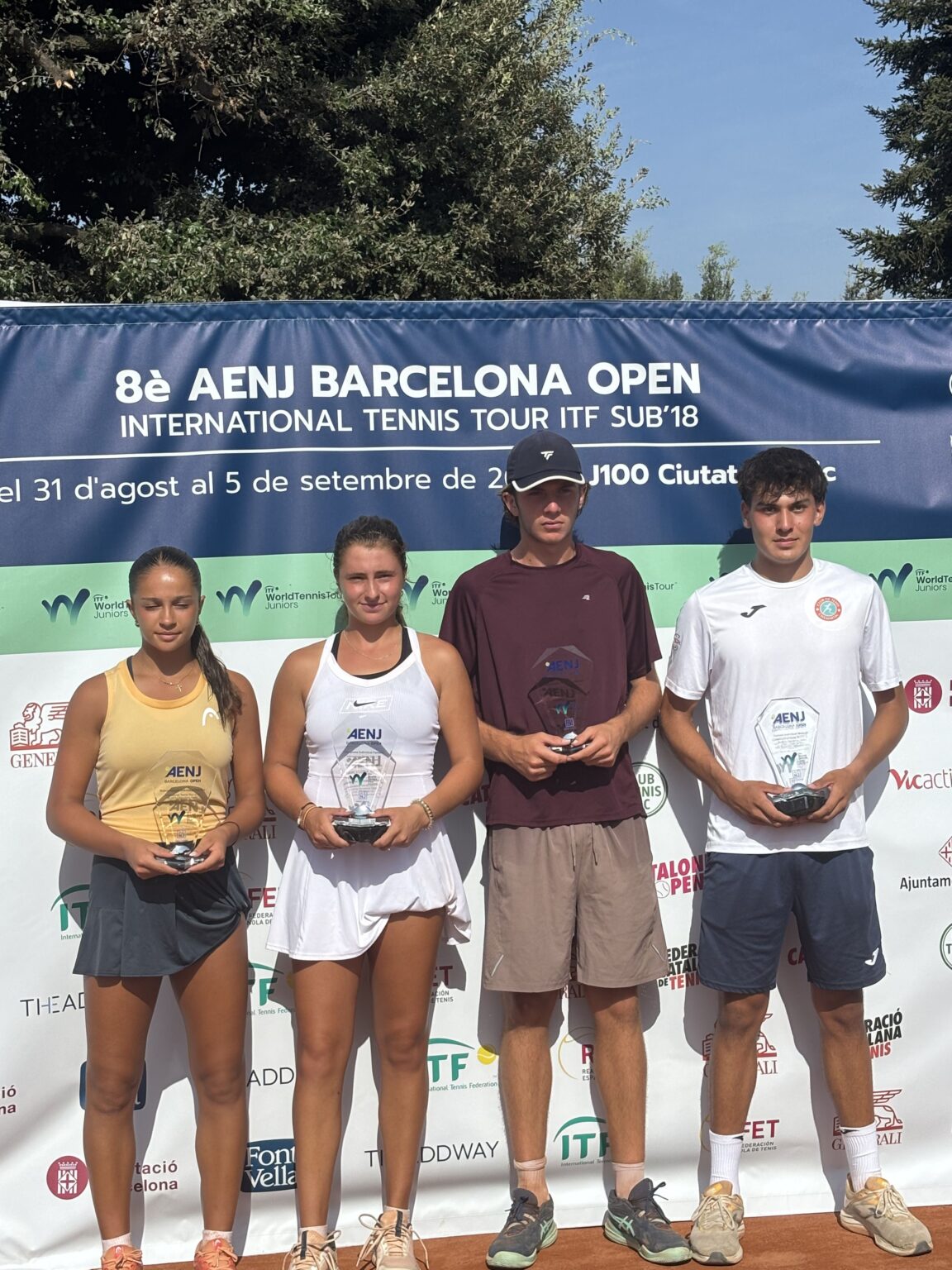 Jorge Martínez Vásquez y Alba María Coromina Triunfan en el 8º AENJ Barcelona Open ITF U18 J100 1 Jorge Martínez Vasquez y Alba María Coromina se proclaman campeones del 8º AENJ Barcelona Open ITF U18 J100