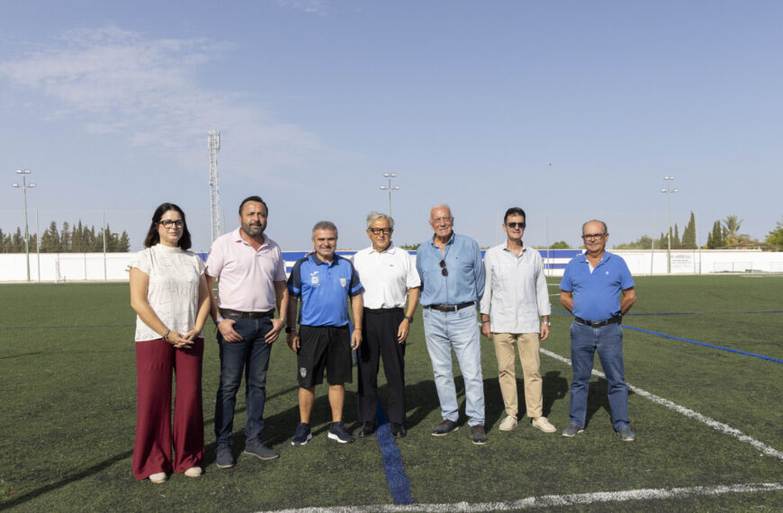 La Diputación promueve la instalación de césped artificial y mejoras en el campo de fútbol de Ochavillo del Río