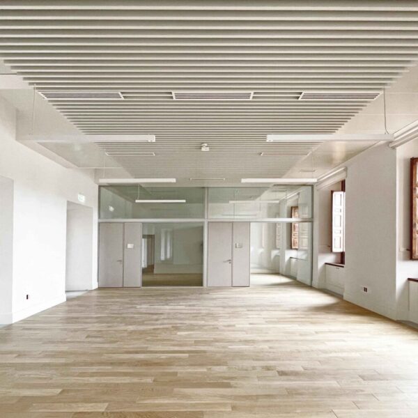 Nuncio Nuevo, una rehabilitación que devuelve espacio y luz a la arquitectura de Haan