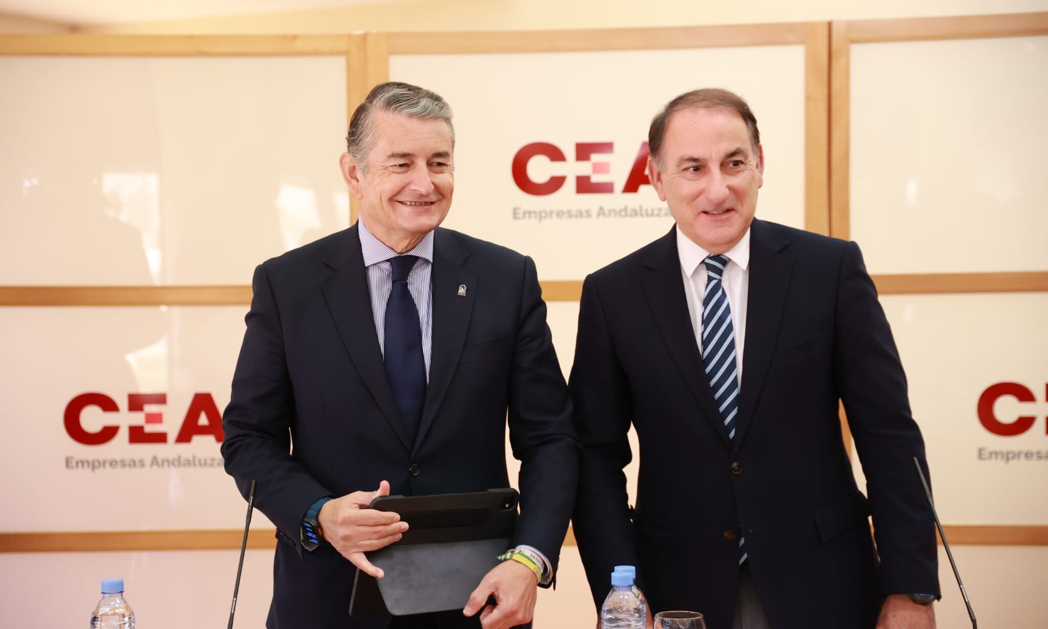 CEA Solicita Estabilidad y Confianza a las Administraciones para Fomentar la Inversión y el Empleo, en Junta Directiva Liderada por Javier González de Lara y Antonio Sanz 1 CEA Solicita Estabilidad y Confianza a las Administraciones para Fomentar la Inversión y el Empleo, en Junta Directiva Liderada por Javier González de Lara y Antonio Sanz